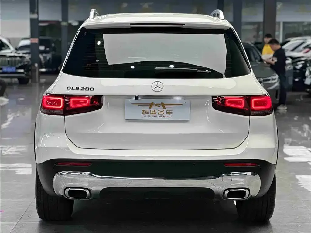 Mercedes-Benz GLB — фото 2
