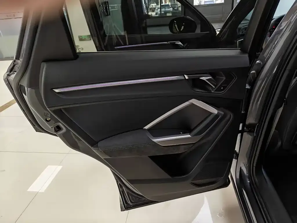 Audi Q3 2022 из CN, фото 2