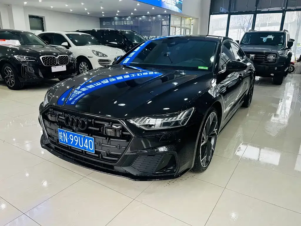 Audi A7L — фото 1