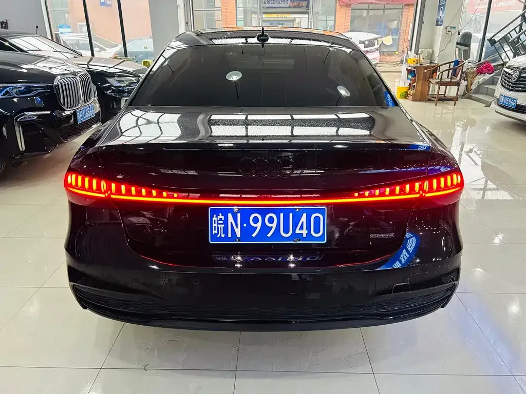 Audi A7L — фото 10