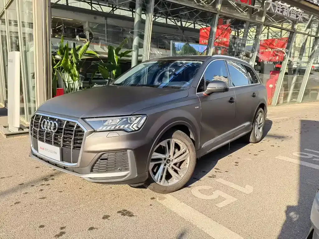 Audi Q7 — фото 1
