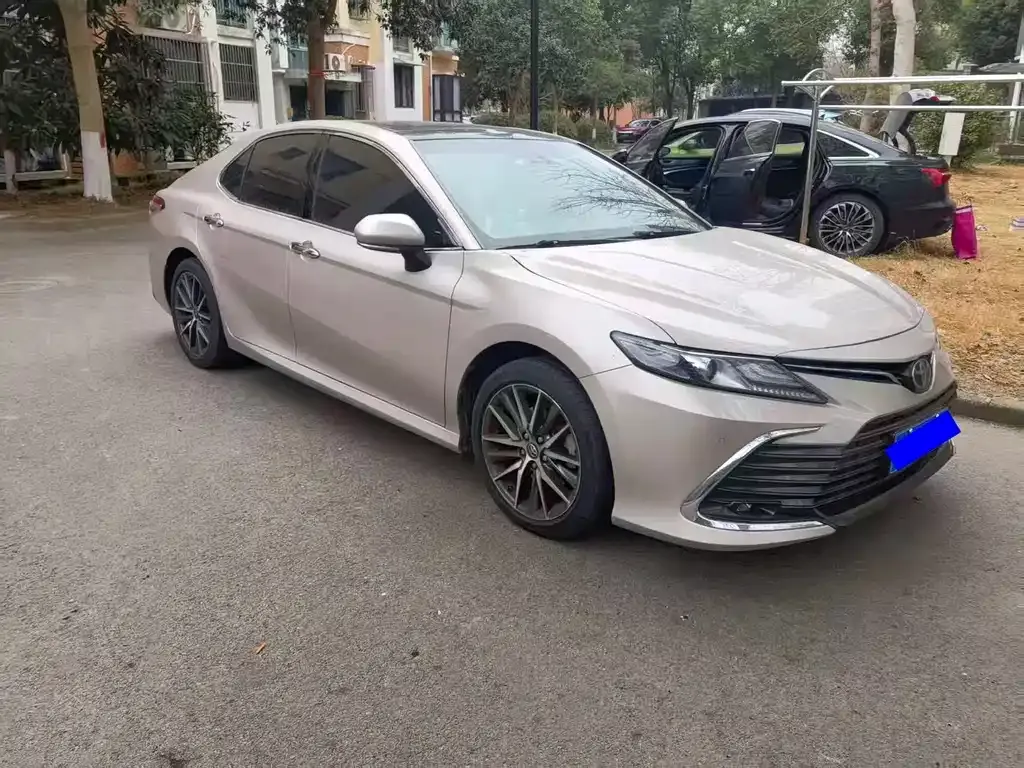 Toyota Camry — фото 4