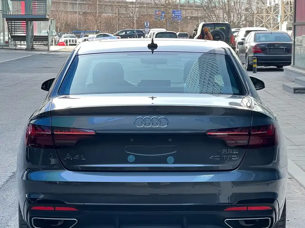 Audi A4L 2023 из CN, фото 7