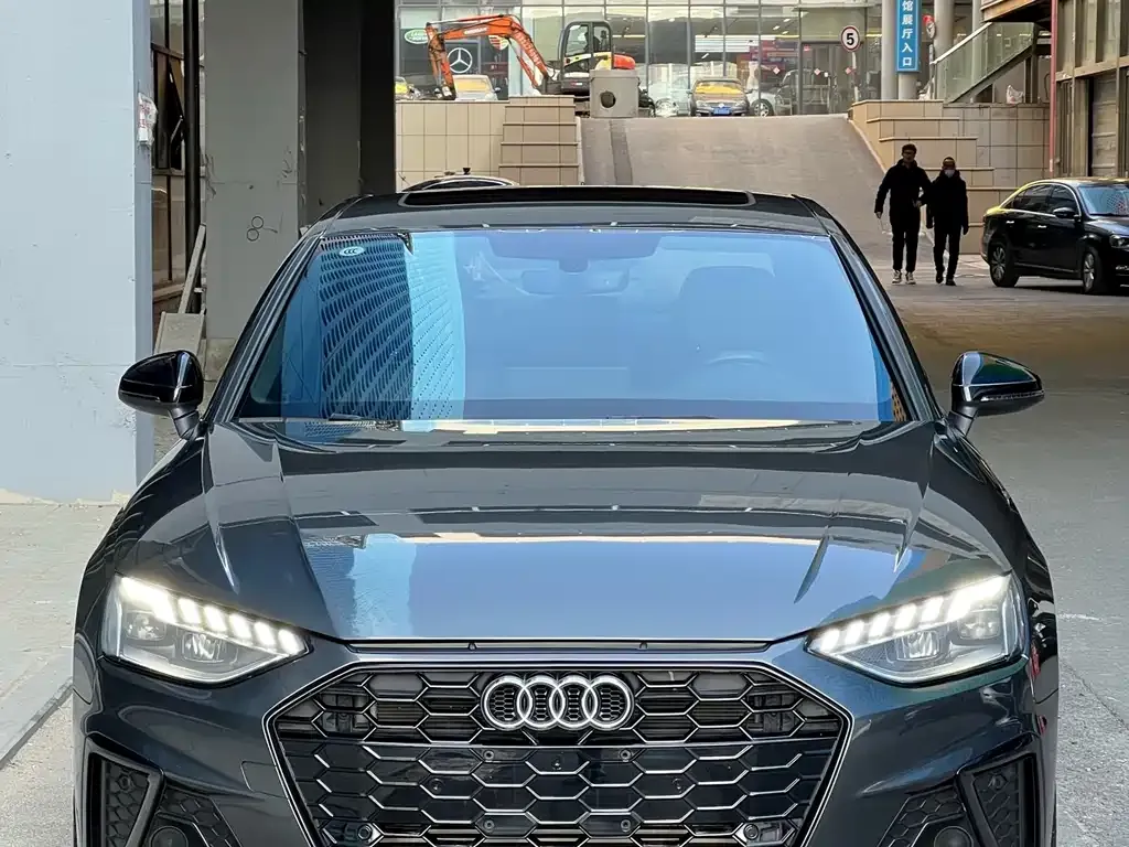 Audi A4L 2023 из CN, фото 10