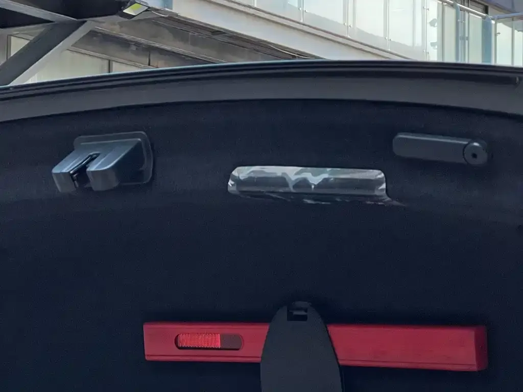 Audi A4L 2023 из CN, фото 4