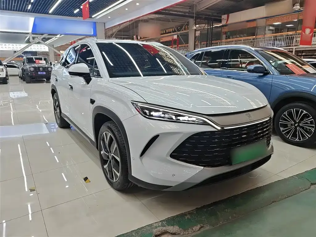 BYD L DM-i — фото 9