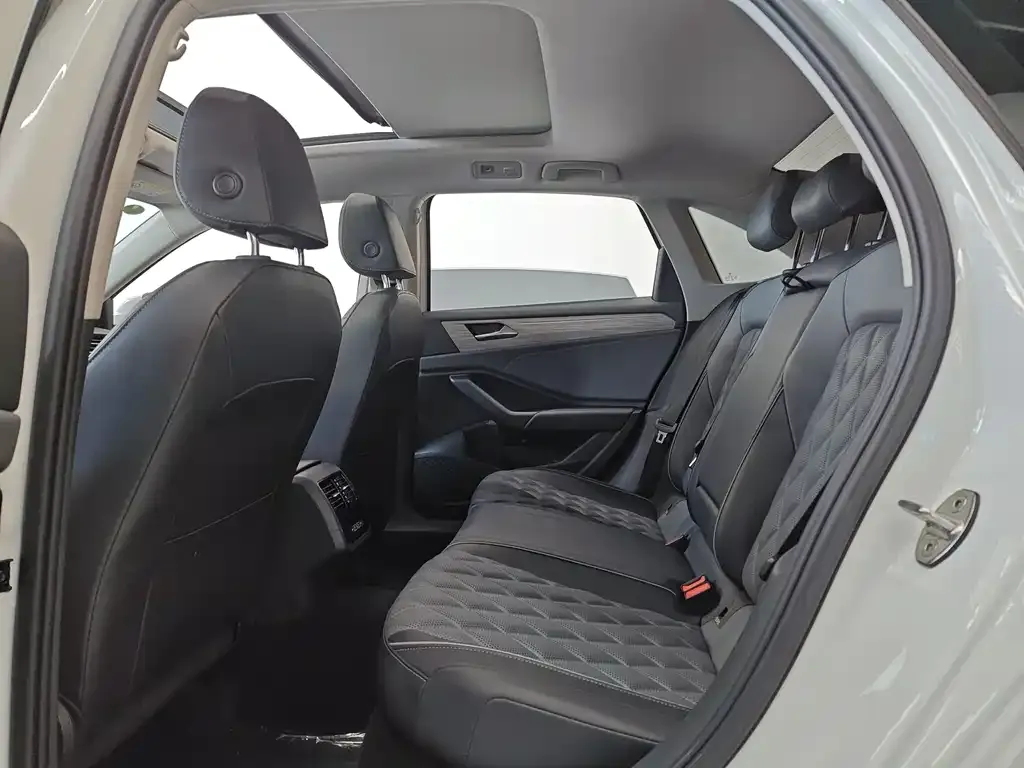 Volkswagen Sagitar 2023 из CN, фото 5