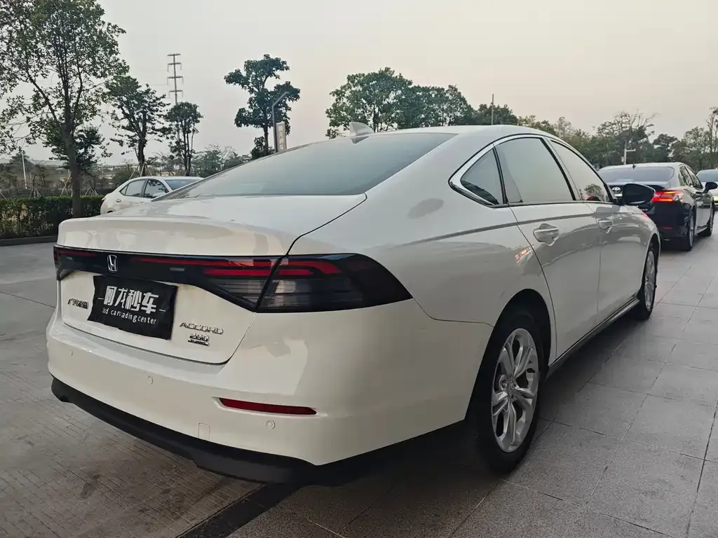 Honda Accord — фото 4