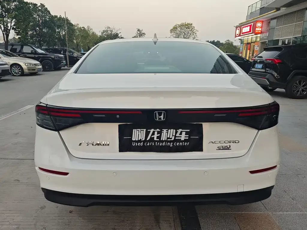 Honda Accord — фото 6