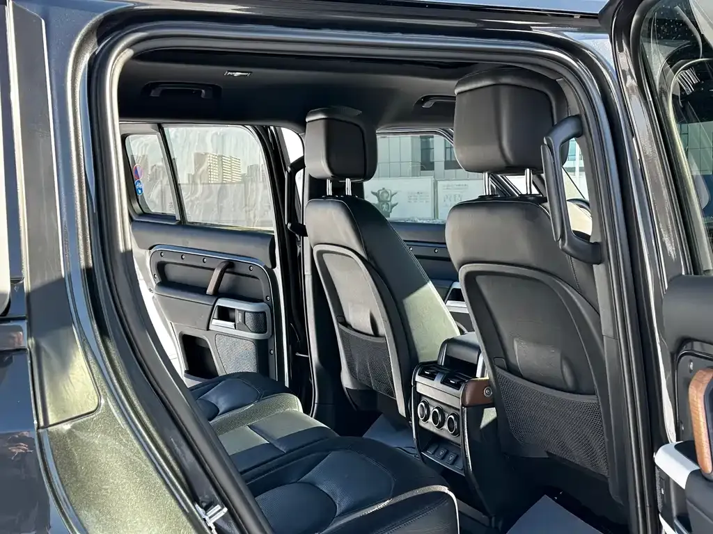 Land Rover Defender 2023 из CN, фото 4