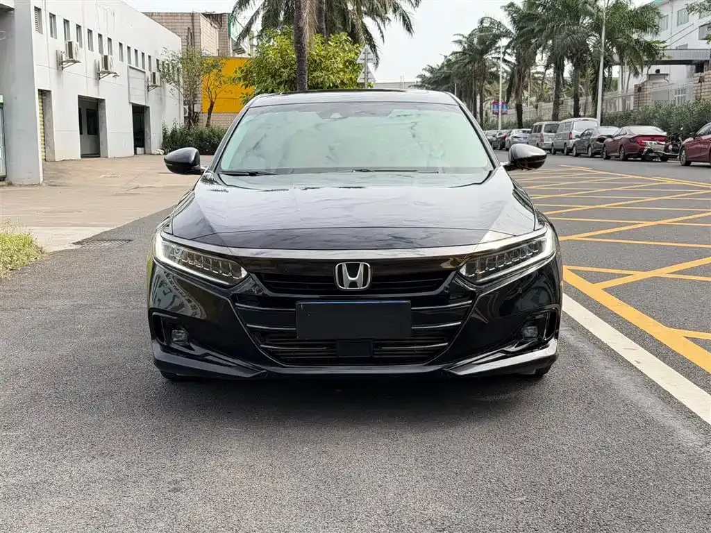 Honda Accord — фото 9