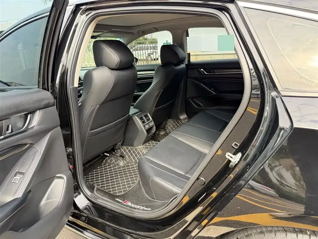 Honda Accord — фото 2