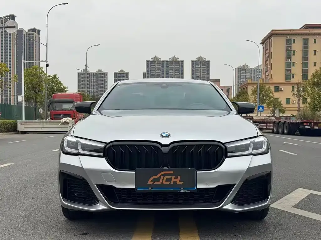 BMW 5 Series — фото 2