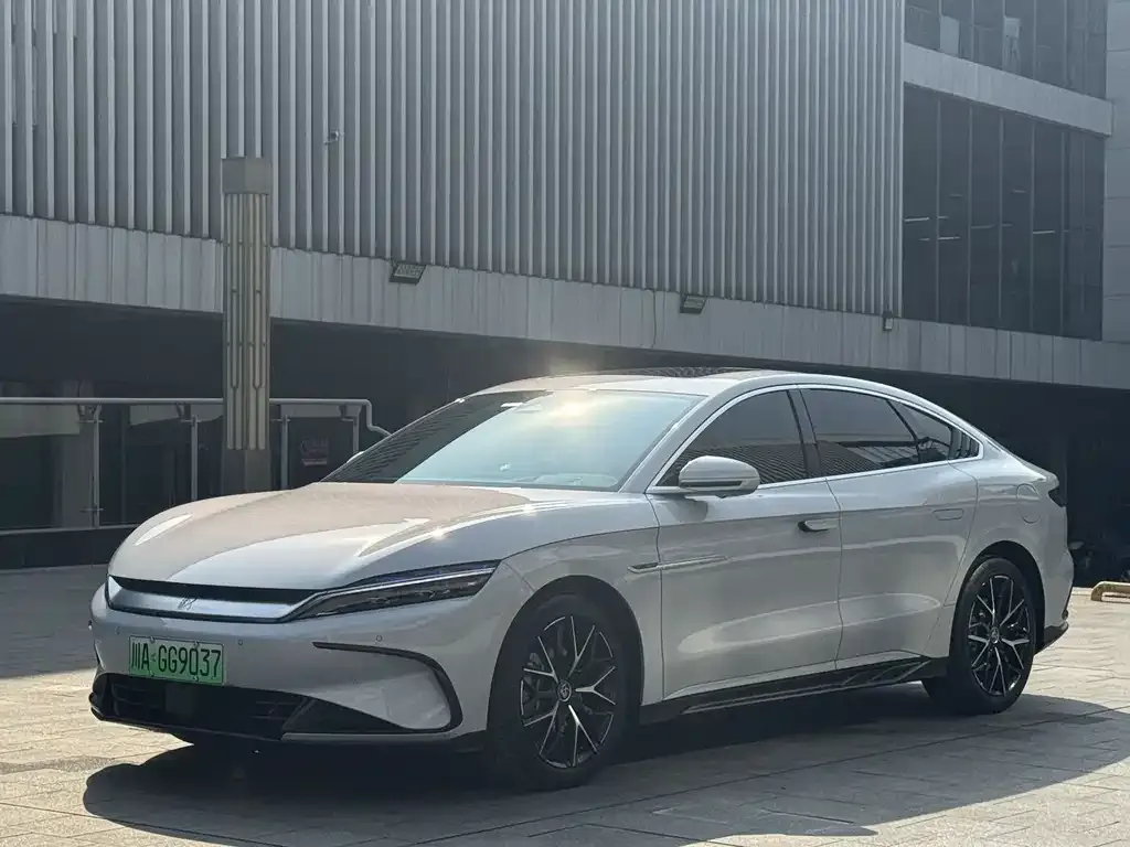 BYD Han — фото 1