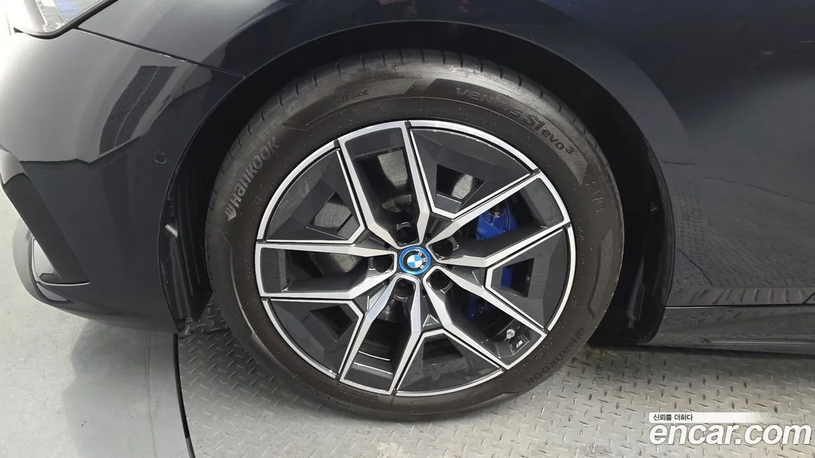 BMW i5 — фото 9