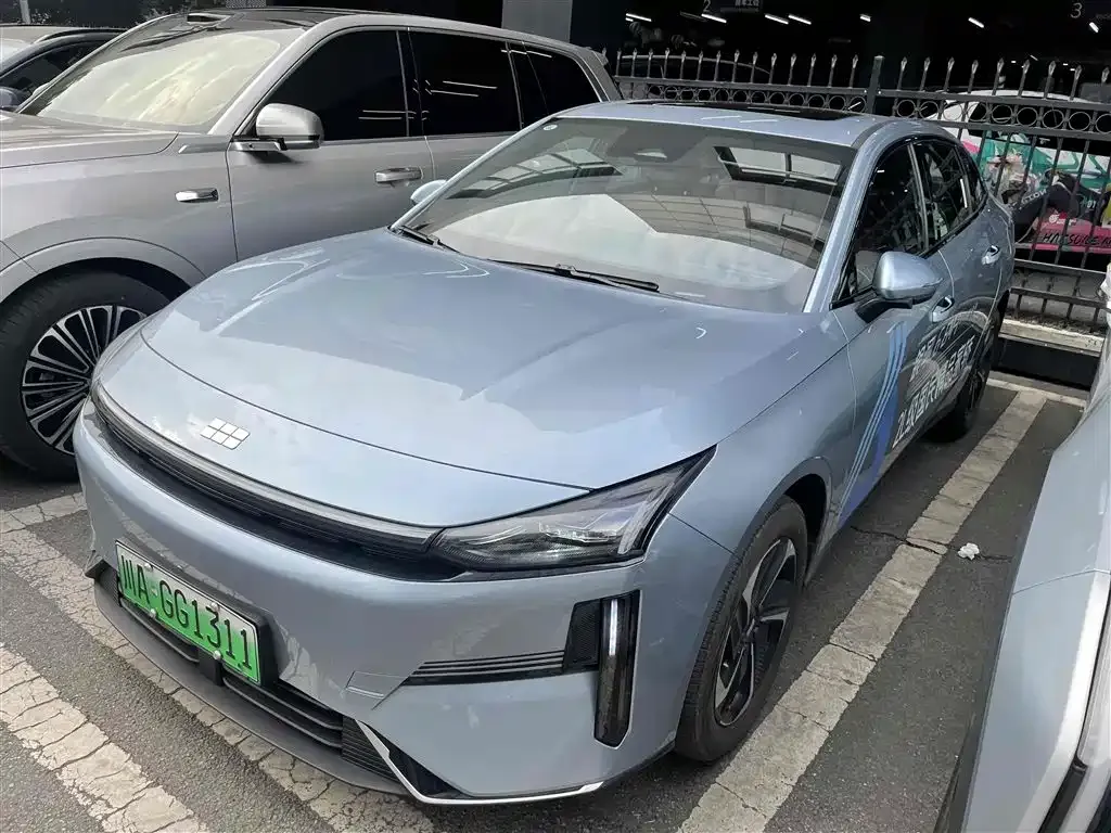 Geely Galaxy L6 — фото 1