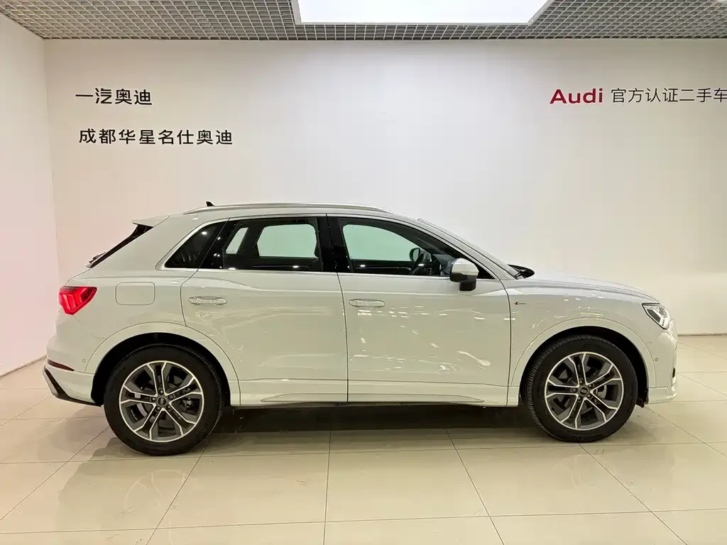Audi Q3 — фото 10