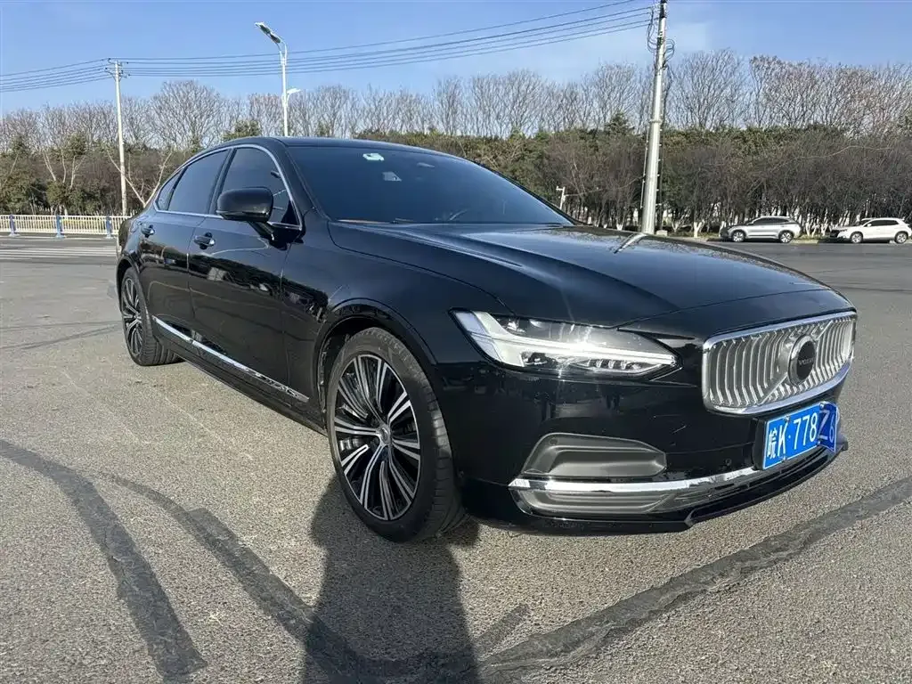 Volvo S90 — фото 1