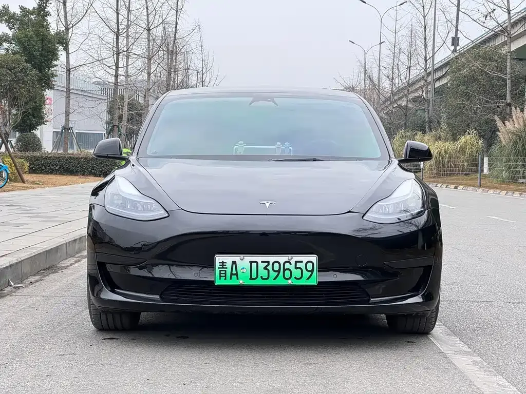 Tesla Model 3 — фото 9