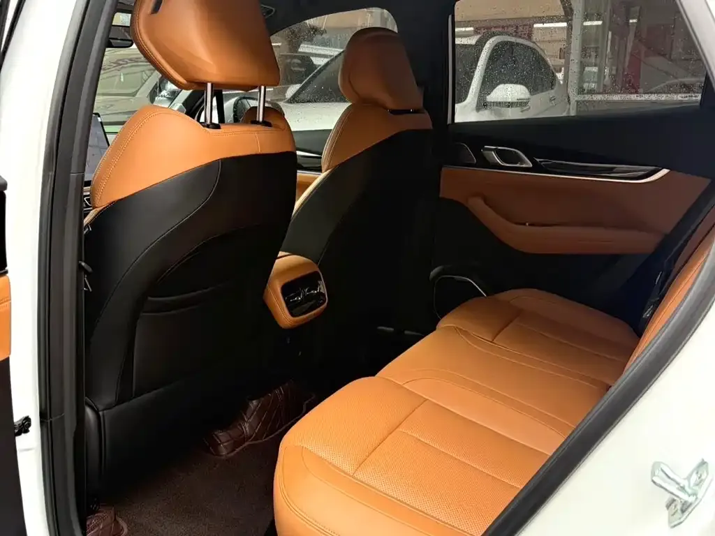 Geely Boyue L 2025 из CN, фото 2