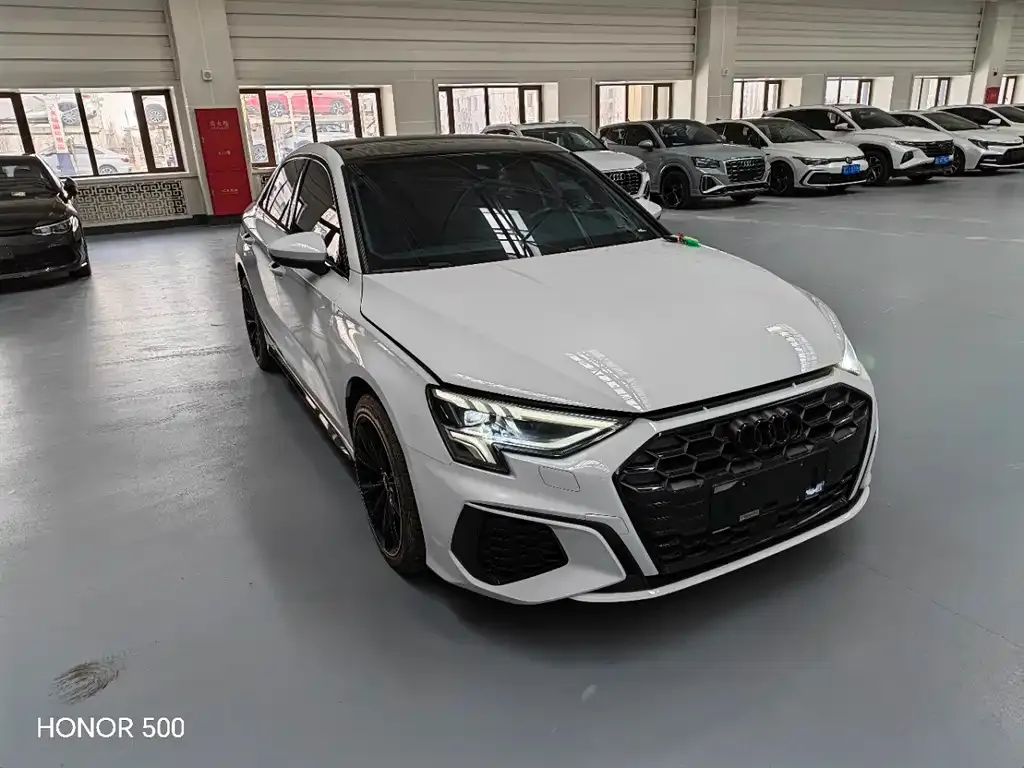 Audi A3 2023 из CN, фото 1