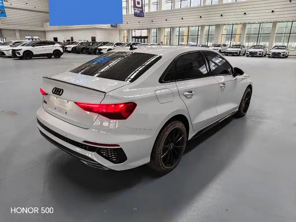 Audi A3 2023 из CN, фото 2