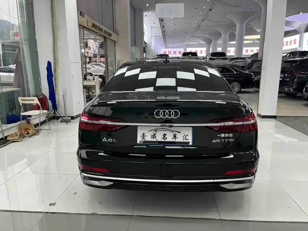 Audi A6L — фото 5