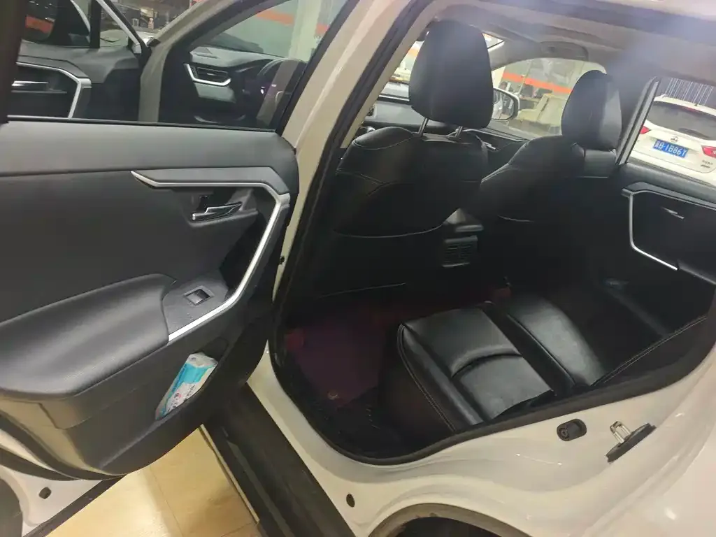 Toyota RAV4 2021 из CN, фото 6