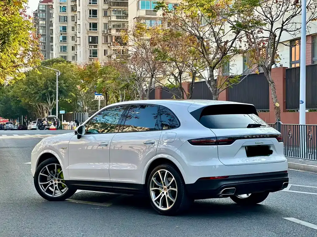 Porsche Cayenne Hybrid — фото 4
