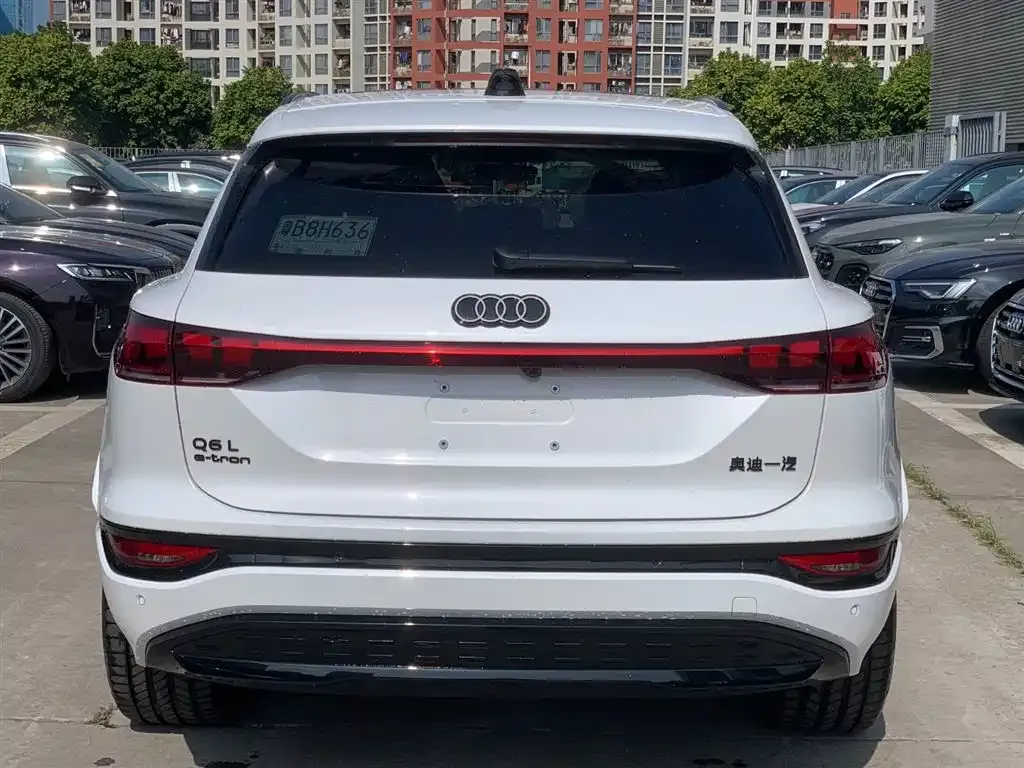 Audi Q6L e-tron — фото 8