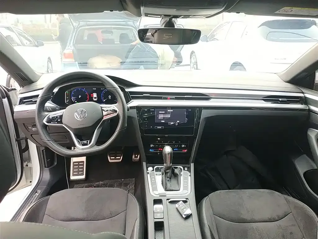 Volkswagen CC 2024 из CN, фото 5