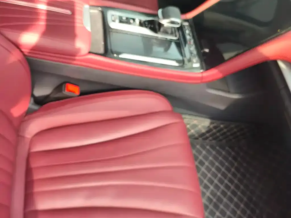 Hongqi H5 — фото 3