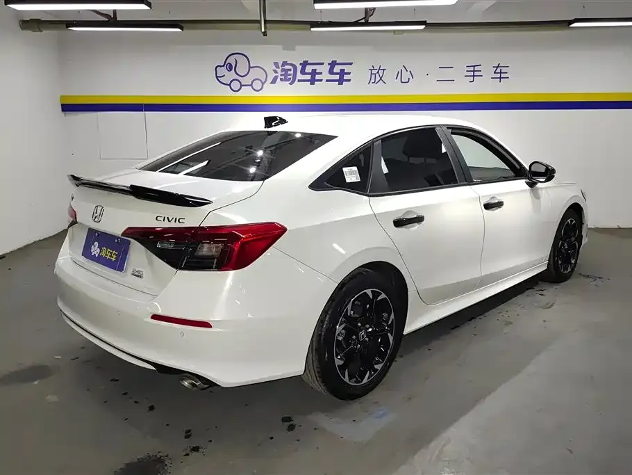 Honda Civic — фото 7
