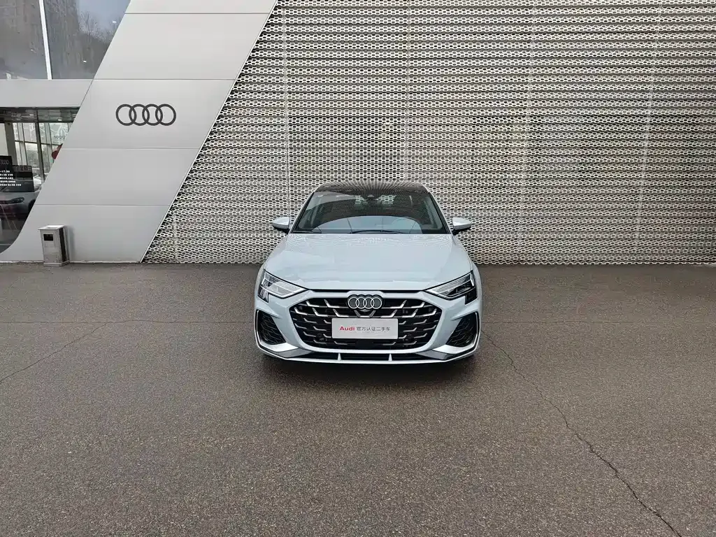 Audi A3 — фото 1