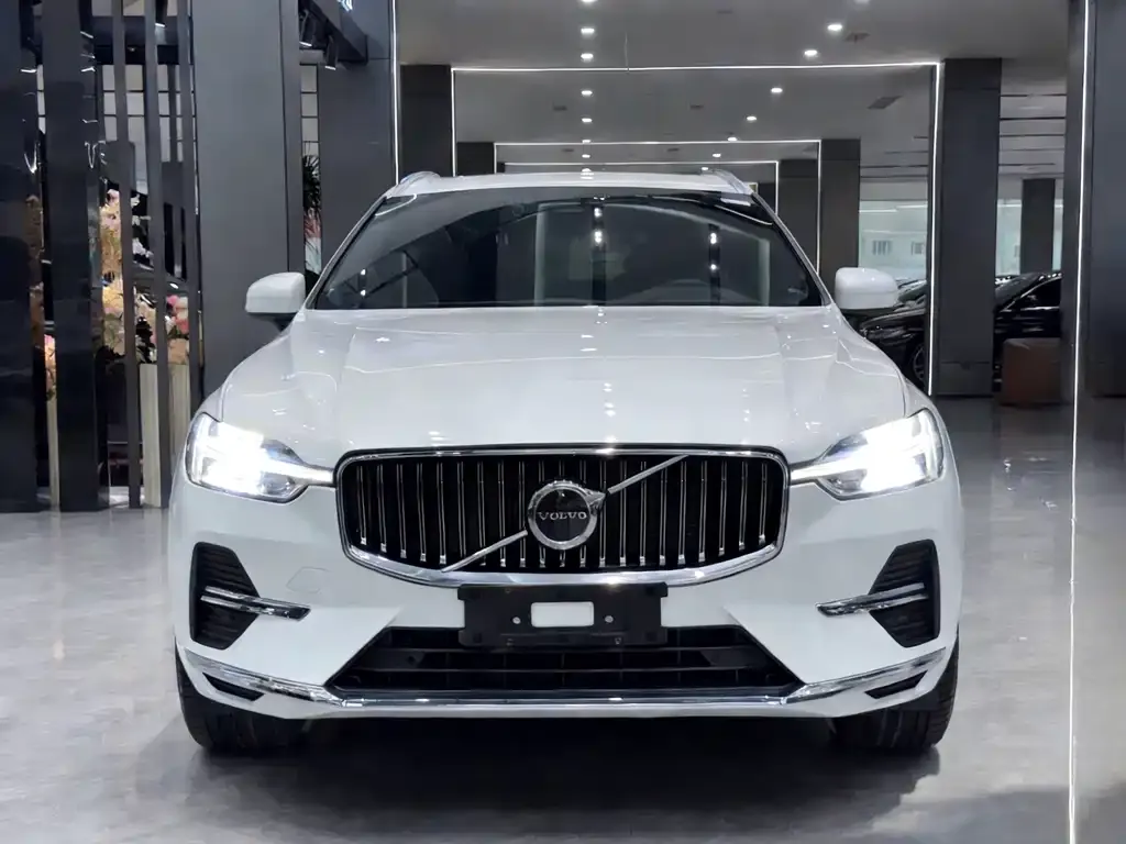 Volvo XC60 — фото 6