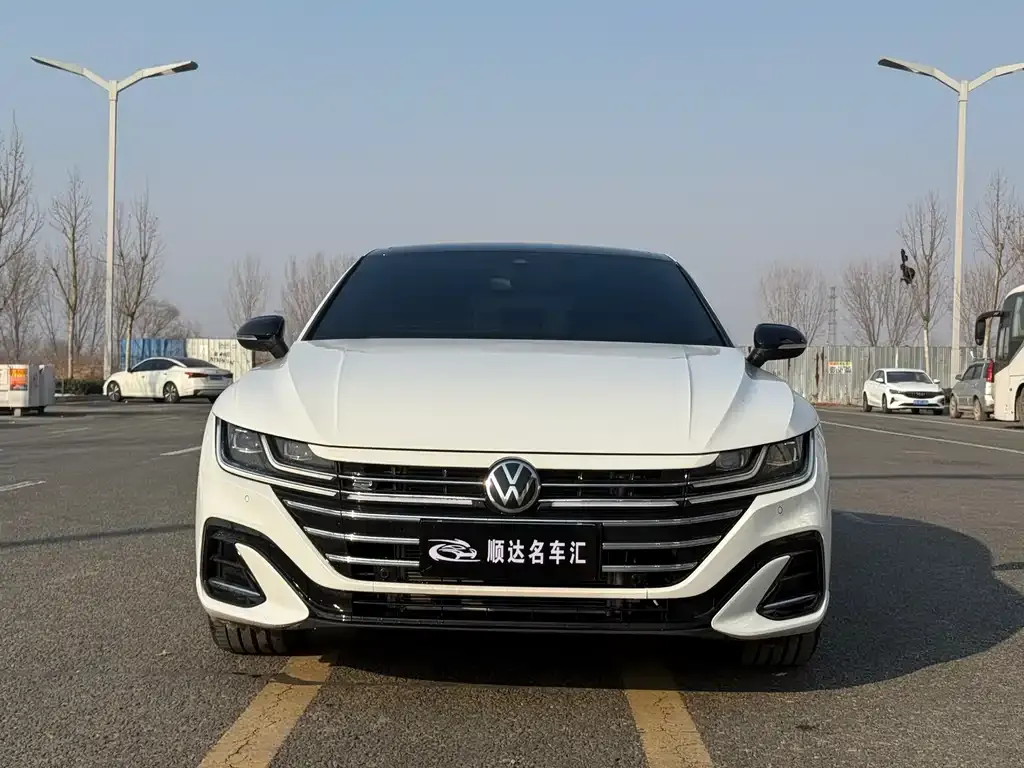 Volkswagen CC 2024 из CN, фото 2