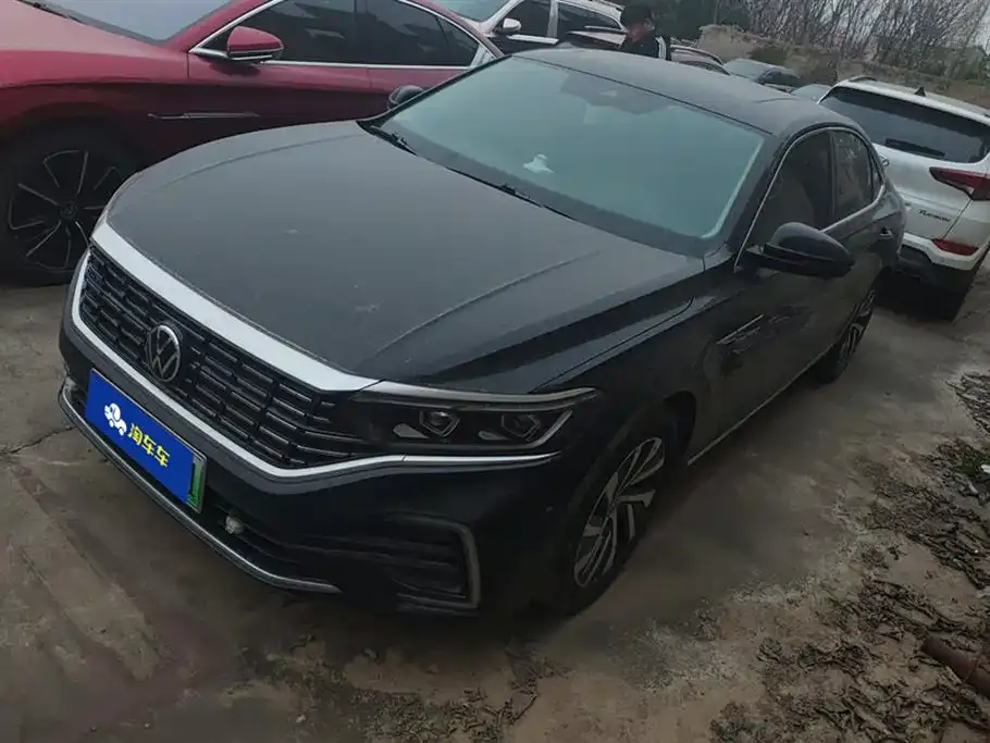 Volkswagen Passat New Energy — фото 1