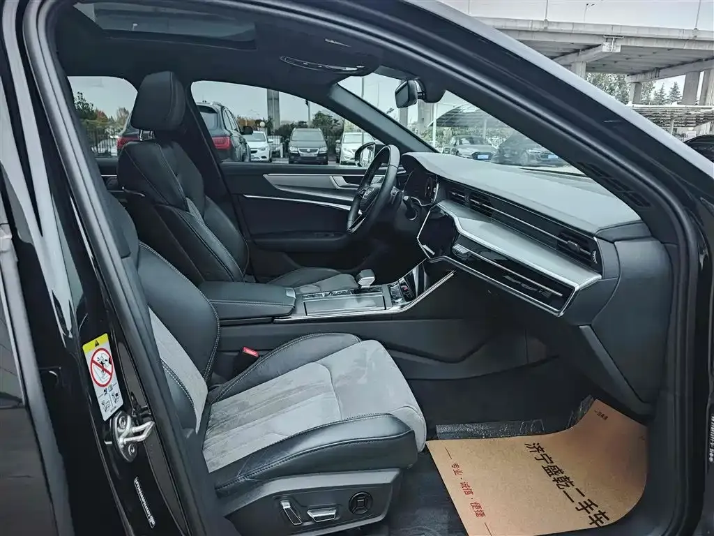 Audi A6L 2024 из CN, фото 10