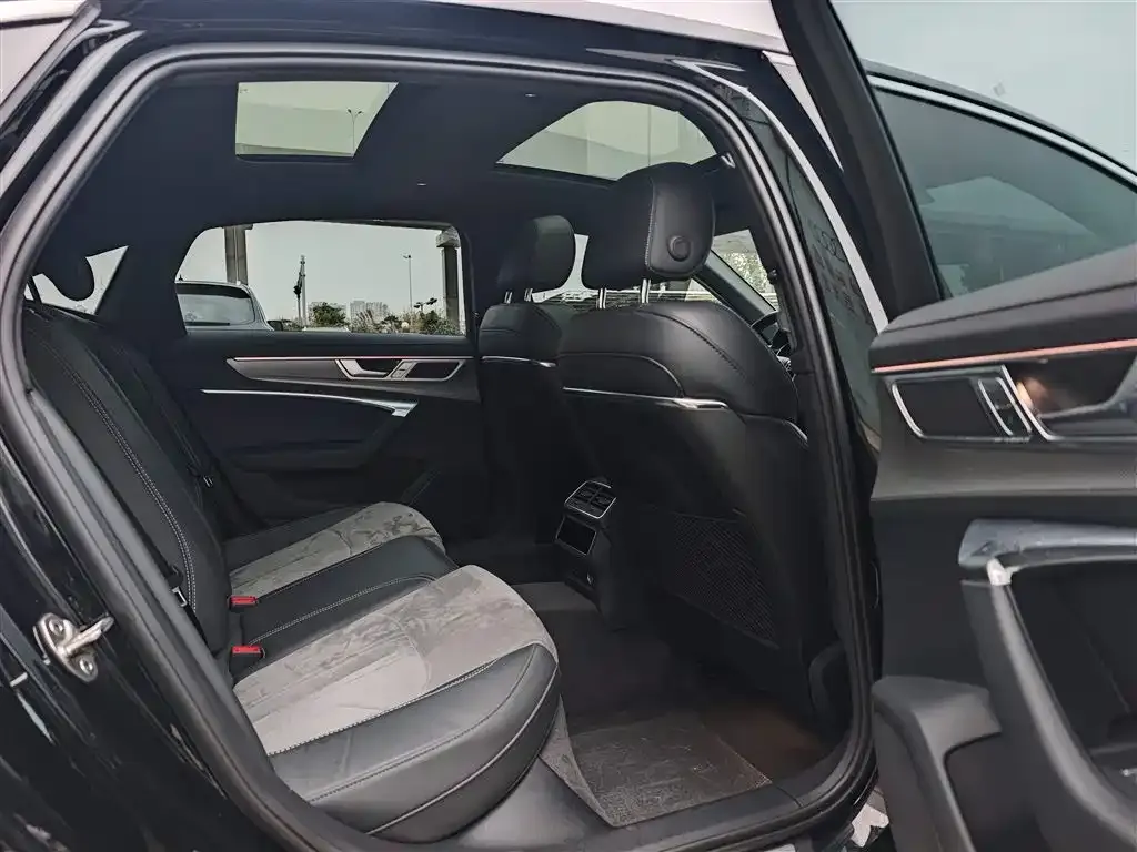 Audi A6L 2024 из CN, фото 2