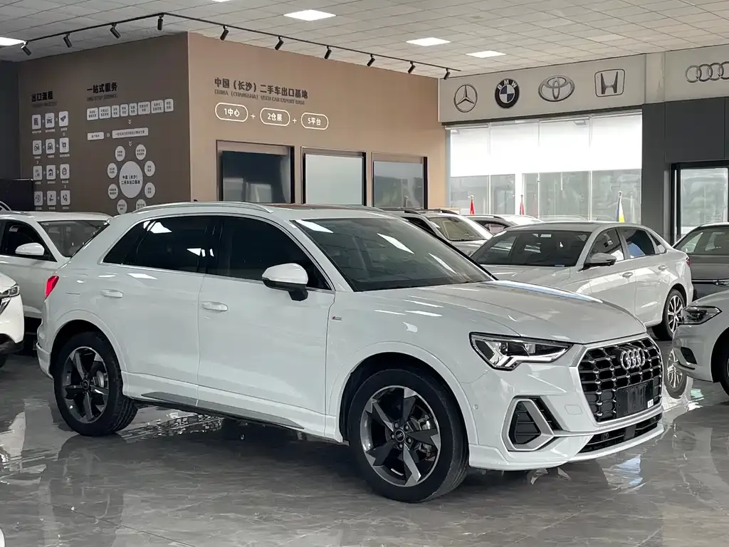 Audi Q3 — фото 6