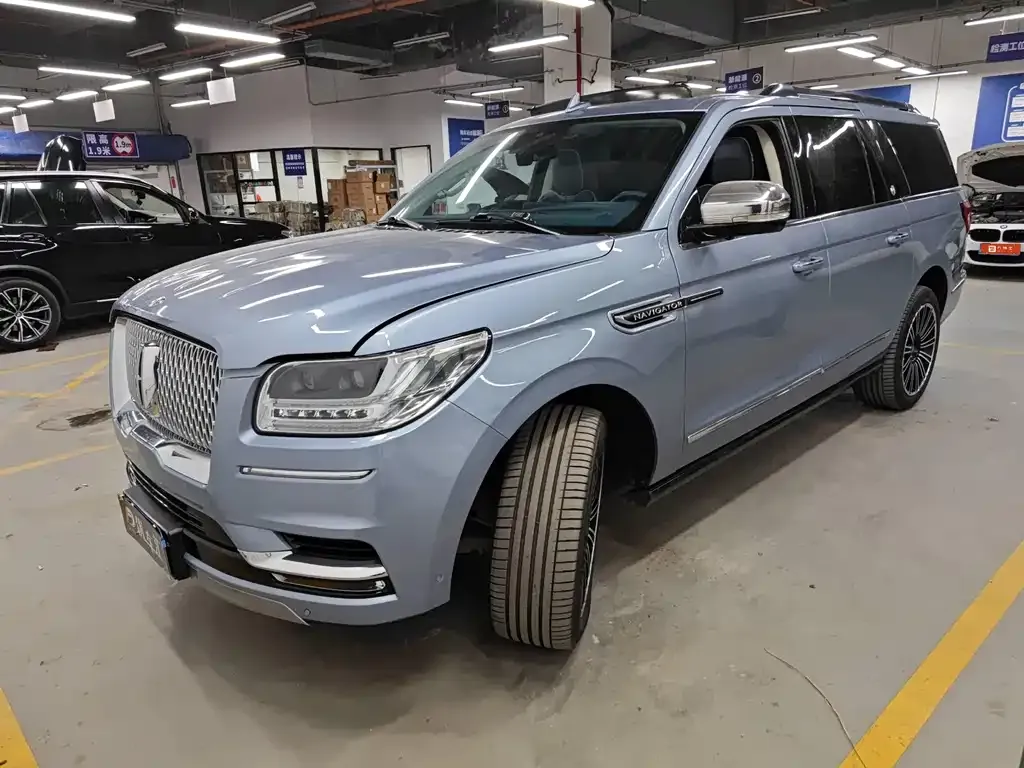 Lincoln Navigator — фото 1