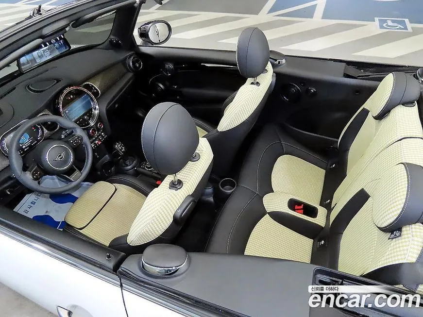 Mini Cooper Convertible 2024 из KR, фото 7