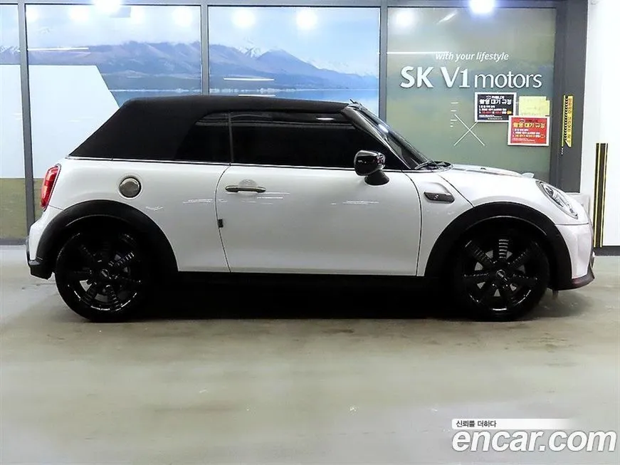 Mini Cooper Convertible 2024 из KR, фото 5