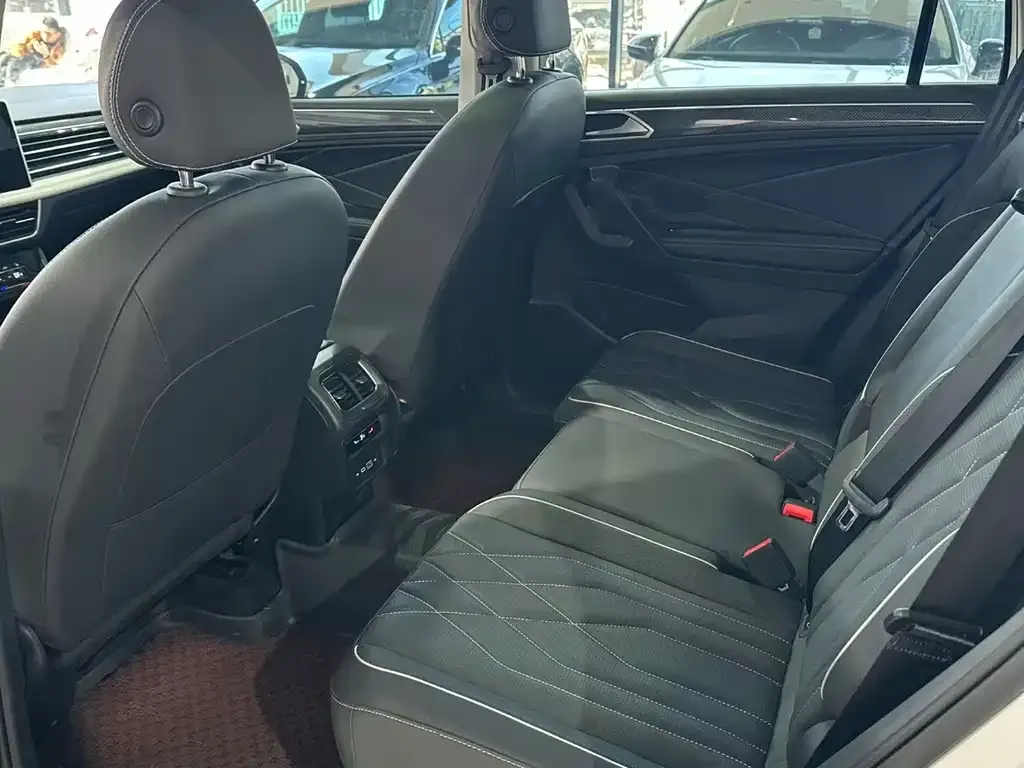 Volkswagen Tiguan L 2023 из CN, фото 7