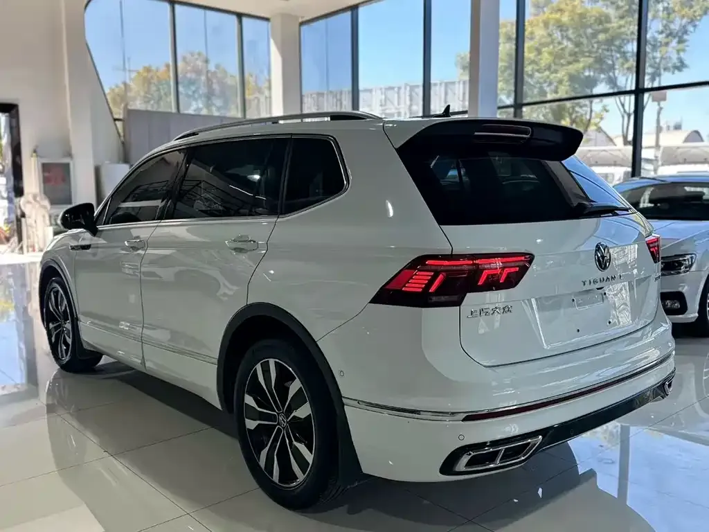 Volkswagen Tiguan L 2023 из CN, фото 4