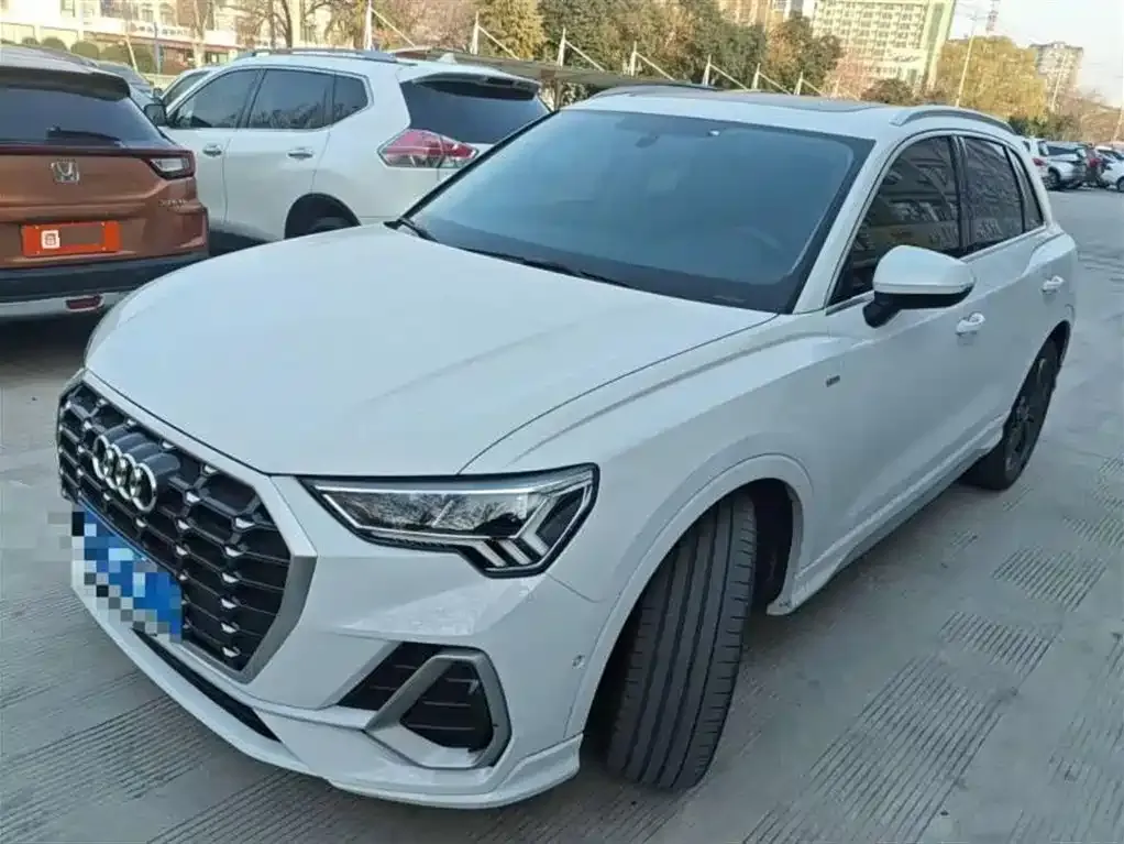 Audi Q3 2023 из CN, фото 1