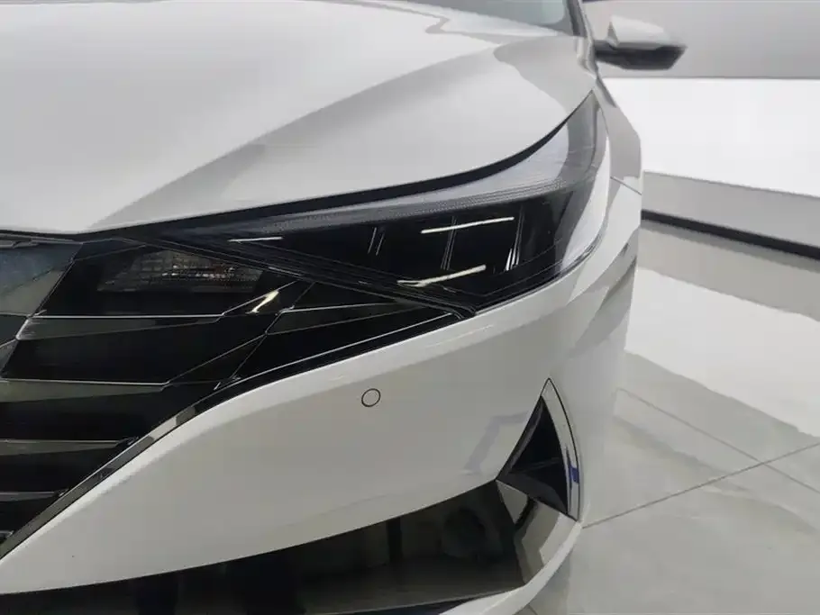 Hyundai Elantra 2023 из CN, фото 7