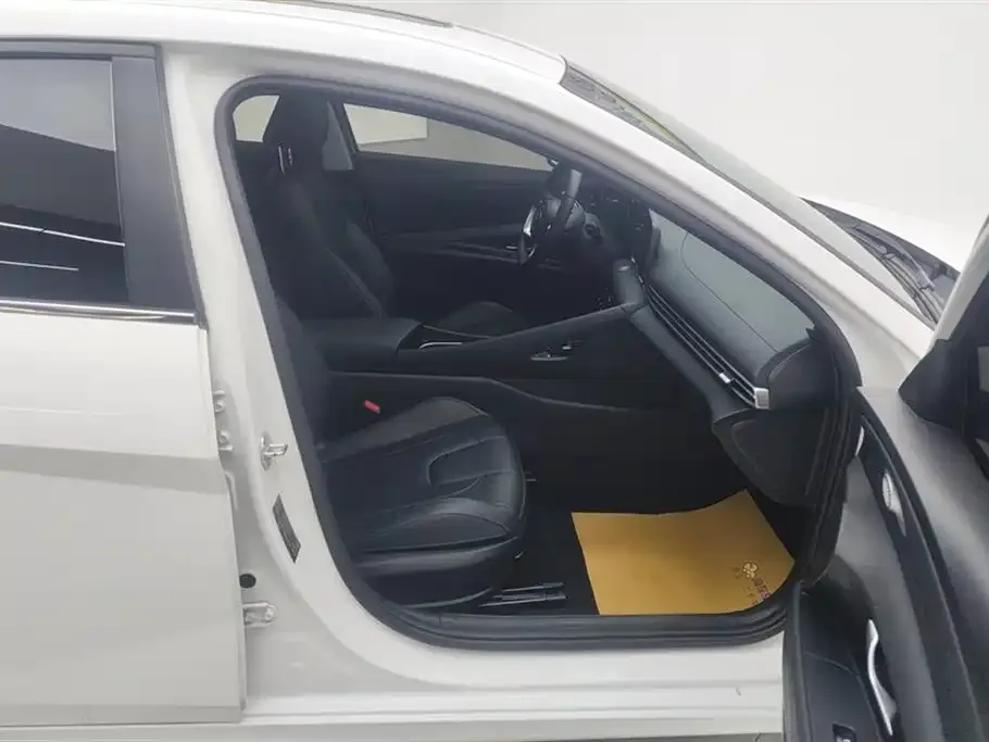 Hyundai Elantra 2023 из CN, фото 6