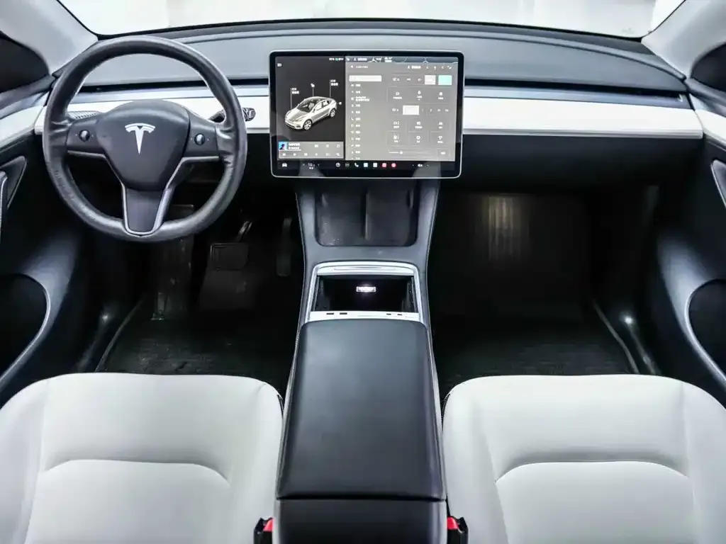 Tesla Model Y — фото 7