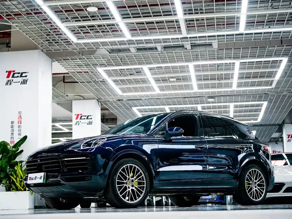 Porsche Cayenne Hybrid — фото 5